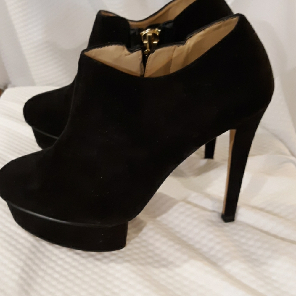 Zara basic black booty size 6